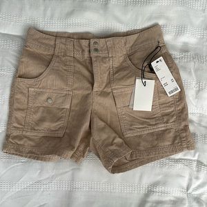 URBAN OUTFITTERS CORDUROY SHORTS